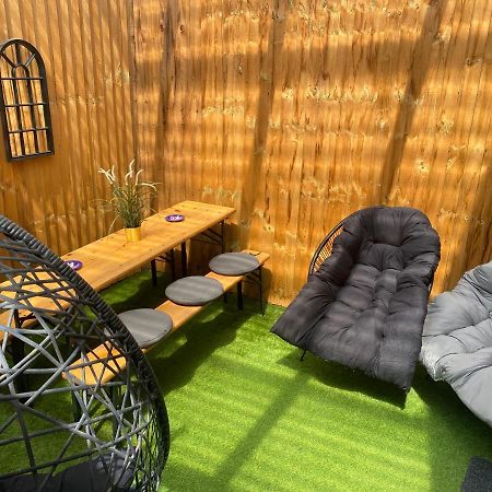 3 Double Bed Brittania Styled Central Home Near Lfc Sleeps 6 With Free Business Super Fast Fibre Broadband Liverpool Exteriér fotografie